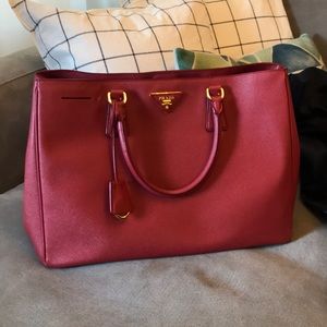 Prada Saffiano Tote Bag (Large)